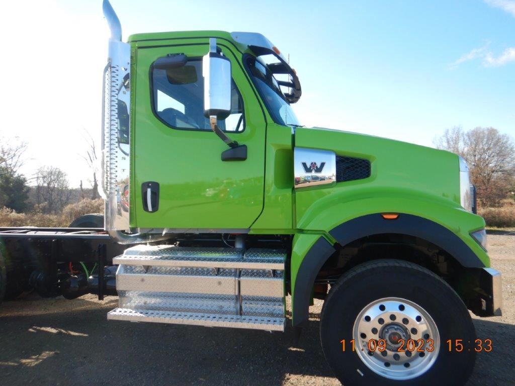 2024 Western Star Trucks 49X Campbell Supply